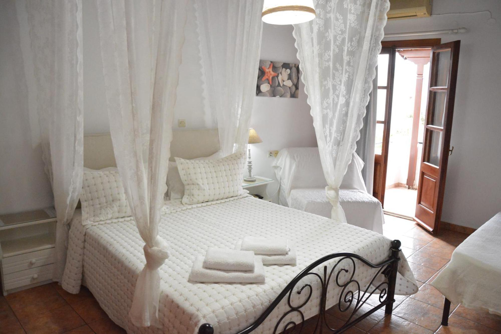 Stefanos Katsaros Studios Скала Номер фото